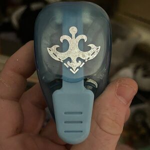 EK Success Corner Adorner “Fountain Fun” Punch